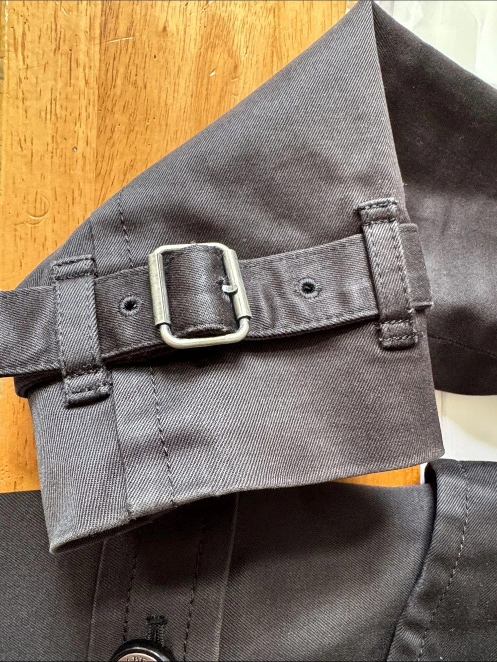 Burberry Black Classic Trench Coat with Signature Check Lining - Picture 14 of 15